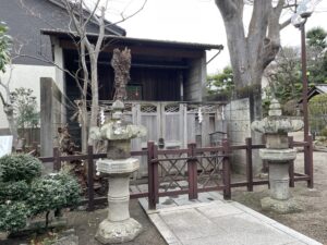 宮城県塩釜市の御釜神社の四つの神釜