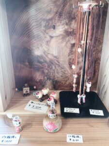 宮城県大崎市鳴子温泉郷の川渡温泉のカガモクの鳴子こけし雑貨