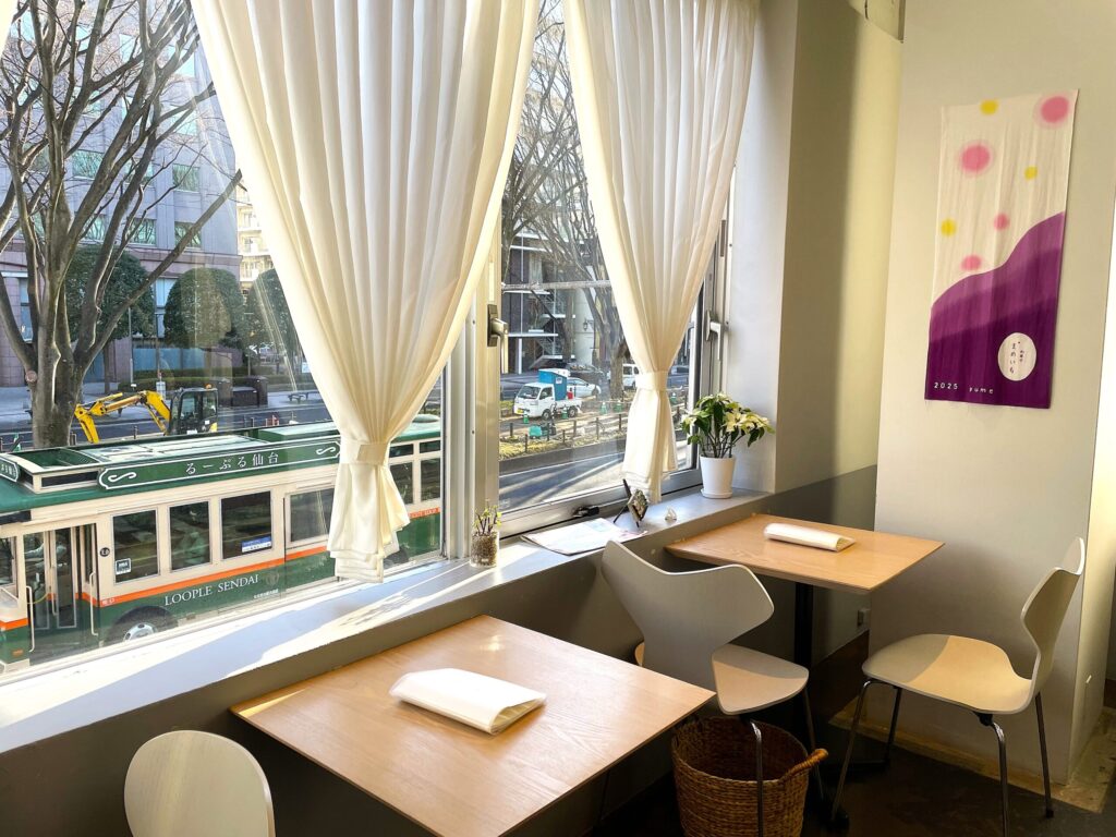 仙台和菓子まめいちの店内カフェスペース