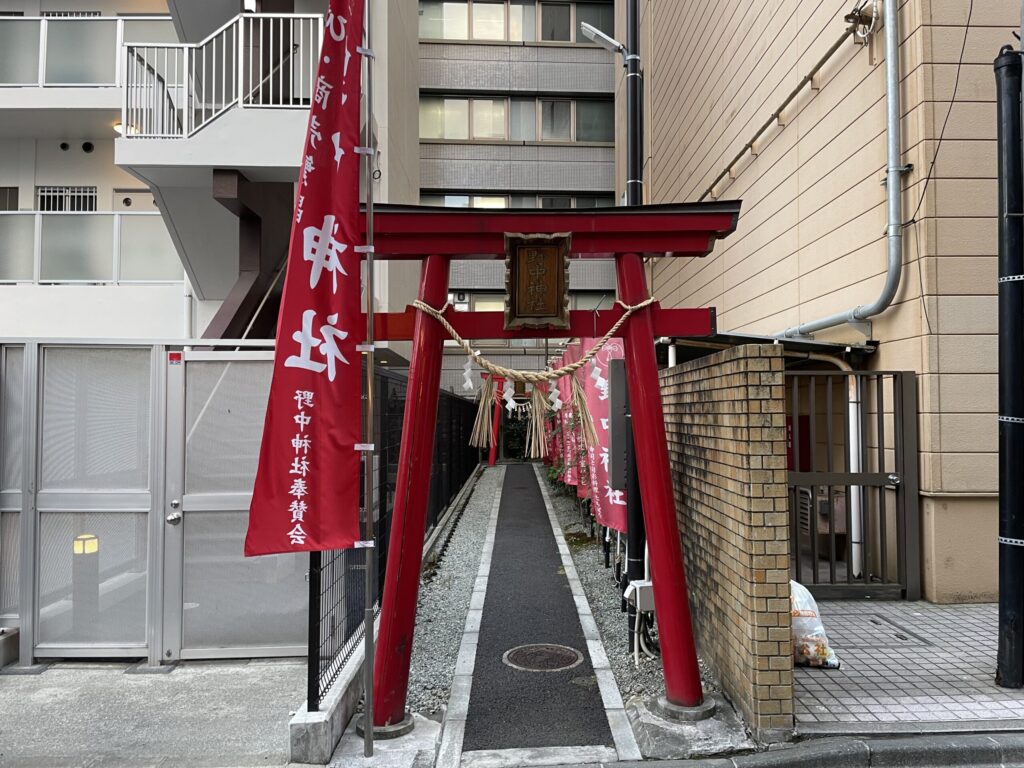 青葉区一番町のビルに中にある野中神社