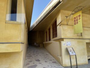 鳴子温泉郷の共同浴場「早稲田桟敷湯」の入り口